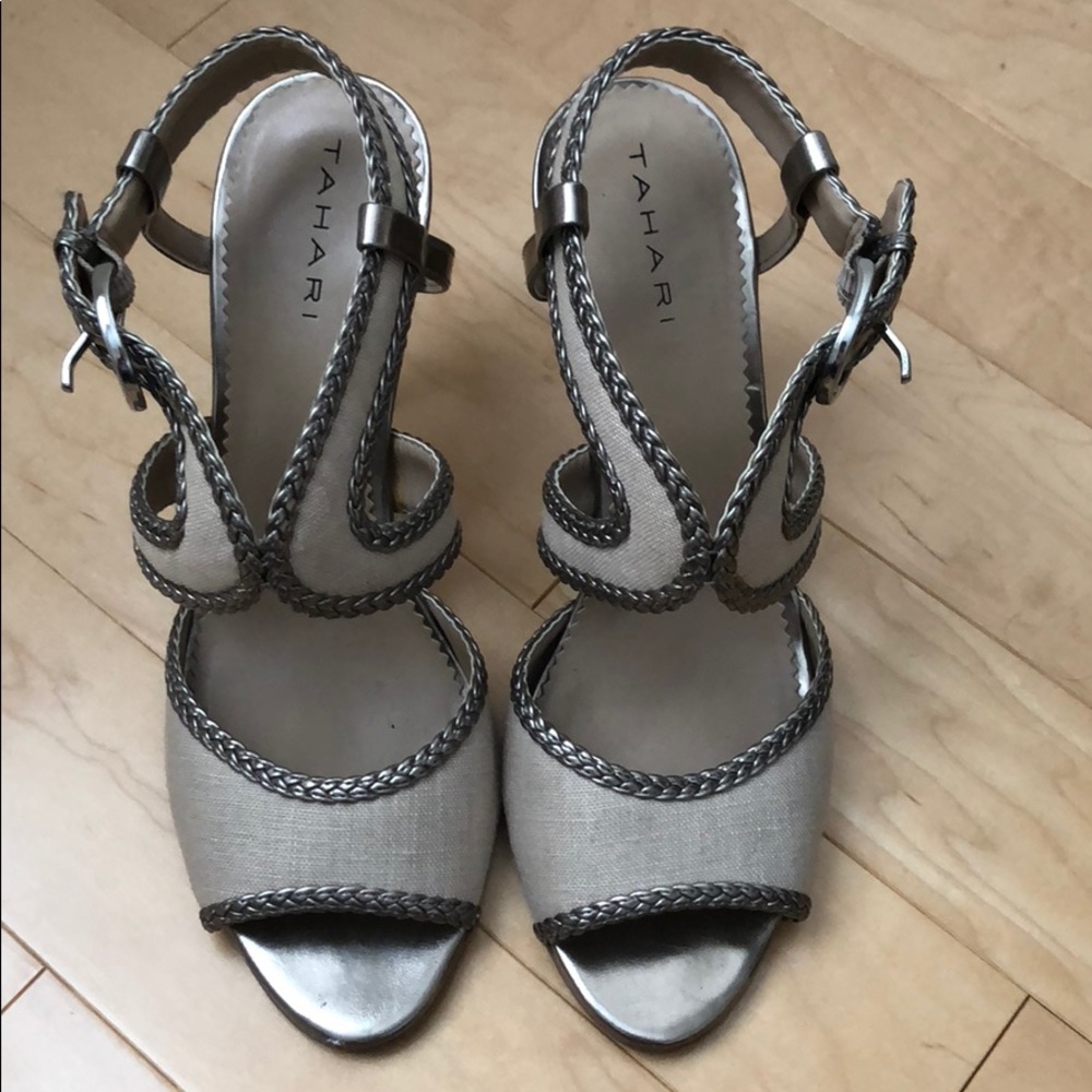 Tahari beige heels with gold accent